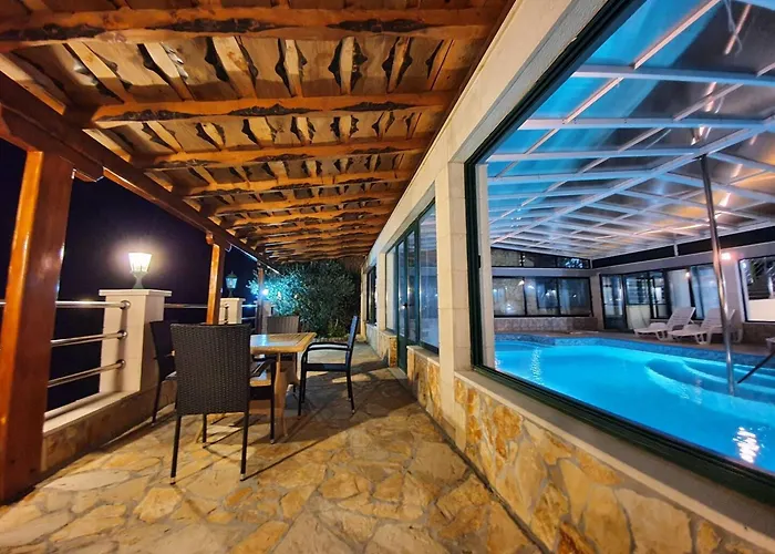 Villa Casa With Indoor Pool *