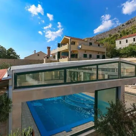 Casa With Indoor Pool Villa Krilo