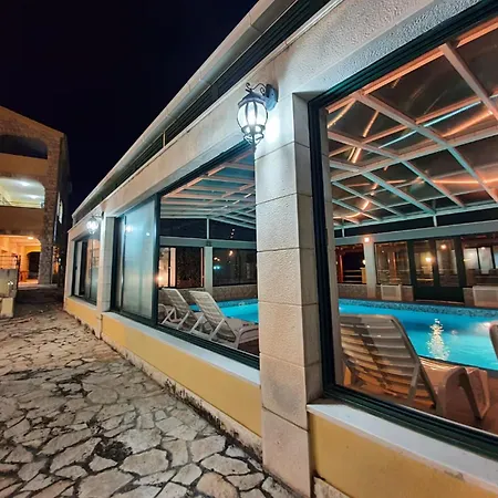 فيلة Casa With Indoor Heated Pool *