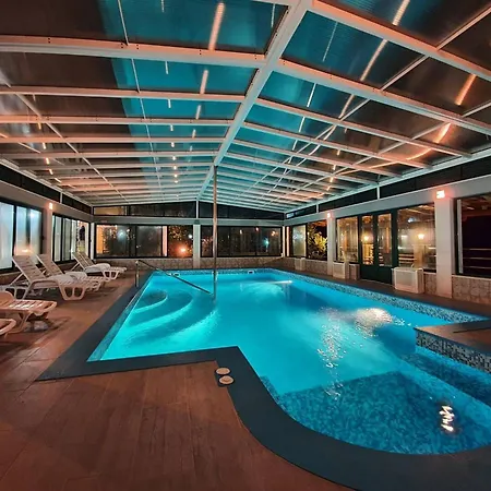 Casa With Indoor Heated Pool فيلة *