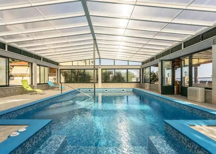 Casa With Indoor Pool Villa *